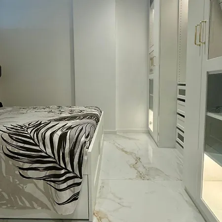 Apartament Le Soleil Tropezien, Somptueux 2 Pieces - Terrasse Vue Mentona