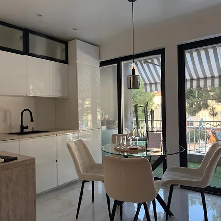 Le Soleil Tropezien, Somptueux 2 Pieces - Terrasse Vue