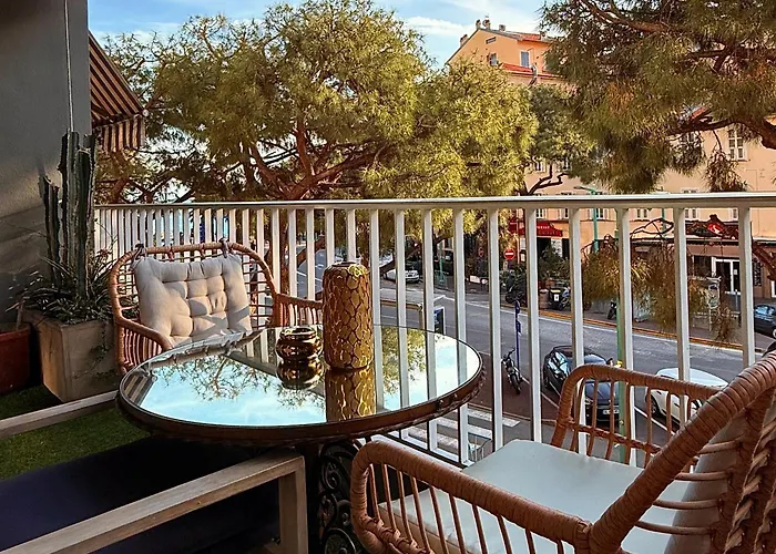 Apartment Le Soleil Tropezien, Somptueux 2 Pieces - Terrasse Vue