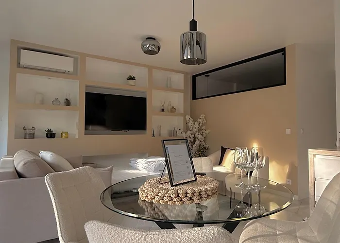 Le Soleil Tropezien, Somptueux 2 Pieces - Terrasse Vue Mentona