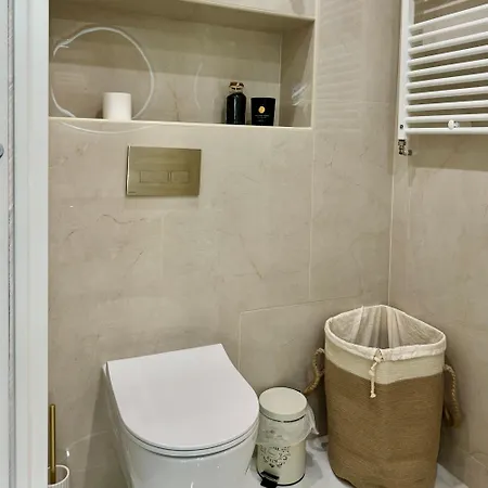 Le Soleil Tropezien, Somptueux 2 Pieces - Terrasse Vue * Ментона