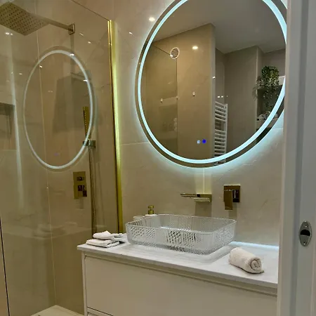 Appartement Le Soleil Tropezien, Somptueux 2 Pièces, Vue Mer, Terrasse *