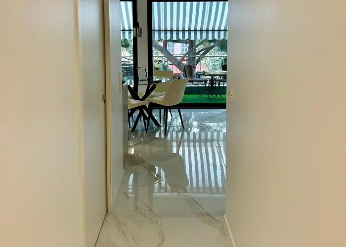 Le Soleil Tropezien, Somptueux 2 Pieces - Terrasse Vue 아파트